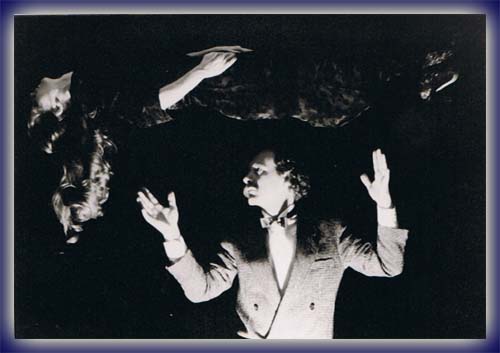 Harry der allerletzte Vampir (Schwebeillusion) Harry der allerletzte Vampir (Schwebeillusion)